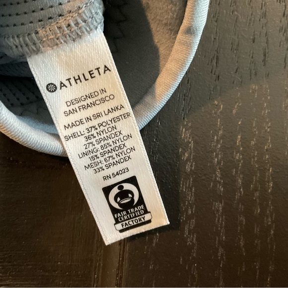 Athleta Essex Tight and Matching All in Motion Bra
Gray Camo
Size Small - Picture 7 of 13